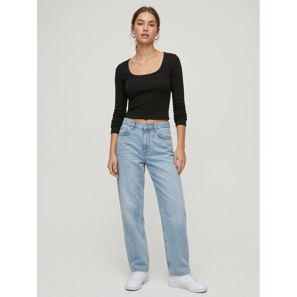 Sunday Best Aritzia Black Scoop Neck Long Sleeve Cropped Top Size S